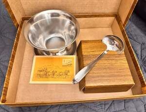 Vintage Knott’s Berry Farm Stainless Steel Bowl & Spoon - NEW